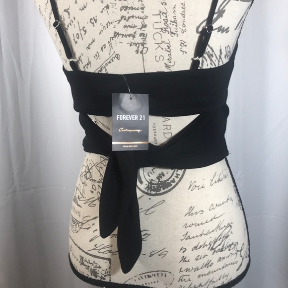 Black crop top - Picture 4 of 4